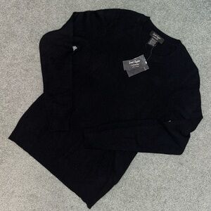Cashmere crewneck sweater